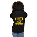 Hoodie Cuerpo En Construcción Gym - Modelo femenina espalda