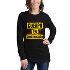 Manga larga Cuerpo En Construcción Gym - Modelo femenina