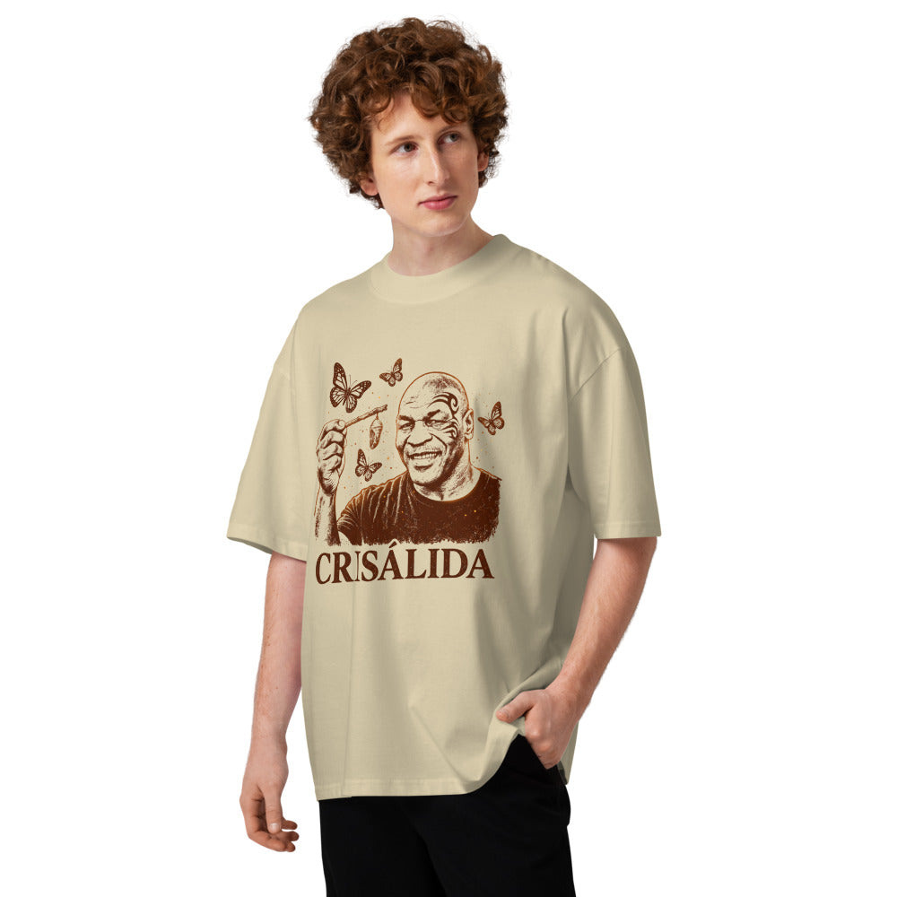 Oversize Crisálida Hombre Tatuaje Tribal Mariposas Sepia - Modelo masculino
