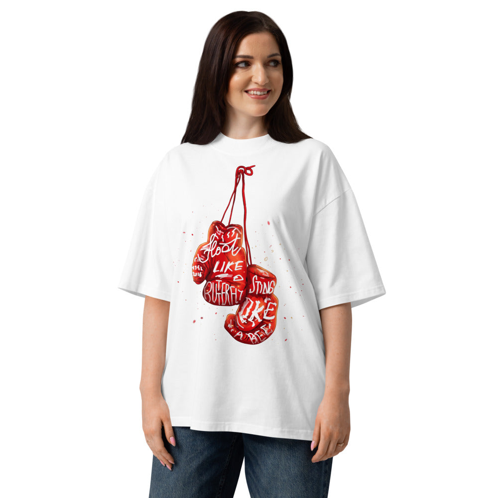 Oversize Float Like A Butterfly Sting Like A Bee - Modelo femenina