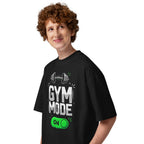Oversize Gym Mode On Barbell Toggle - Modelo masculino lateral