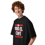 Oversize Odio El Café Es Broma ¿Te Imaginas? - Modelo masculino lateral