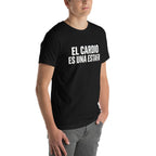 Playera El Cardio Es Una Estafa - Modelo masculino lateral