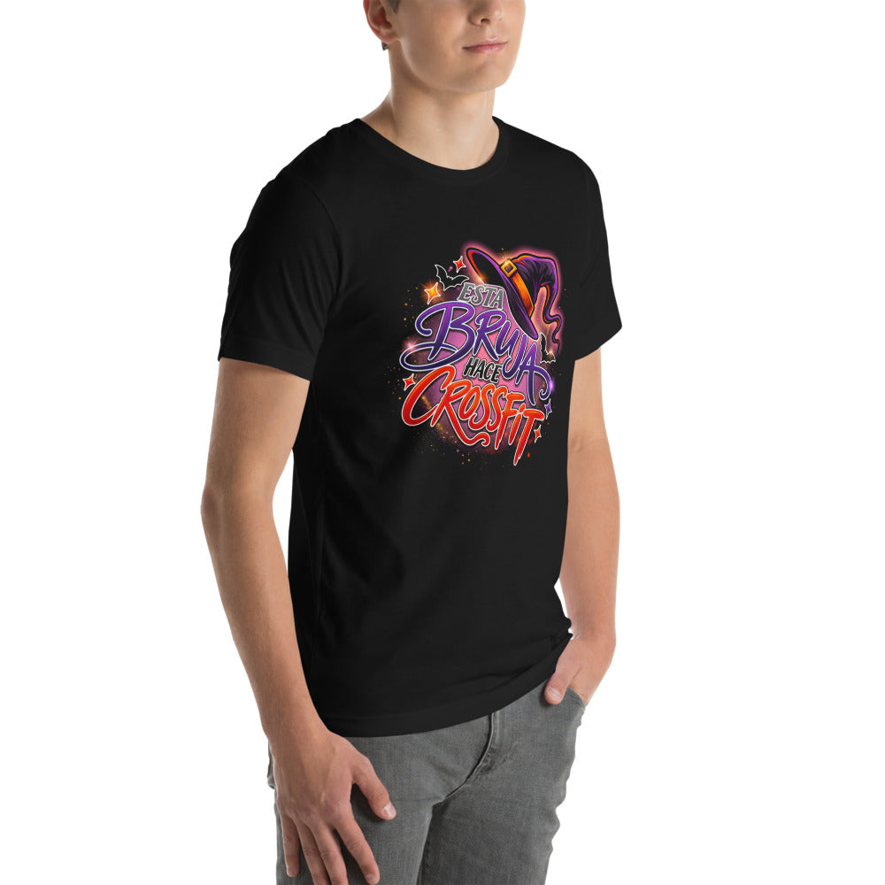 Playera Esta Bruja Hace Crossfit - Modelo masculino lateral