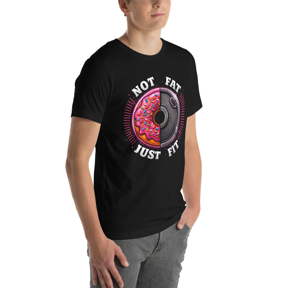 Playera Not Fat Just Fit Donut Plate - Modelo masculino lateral
