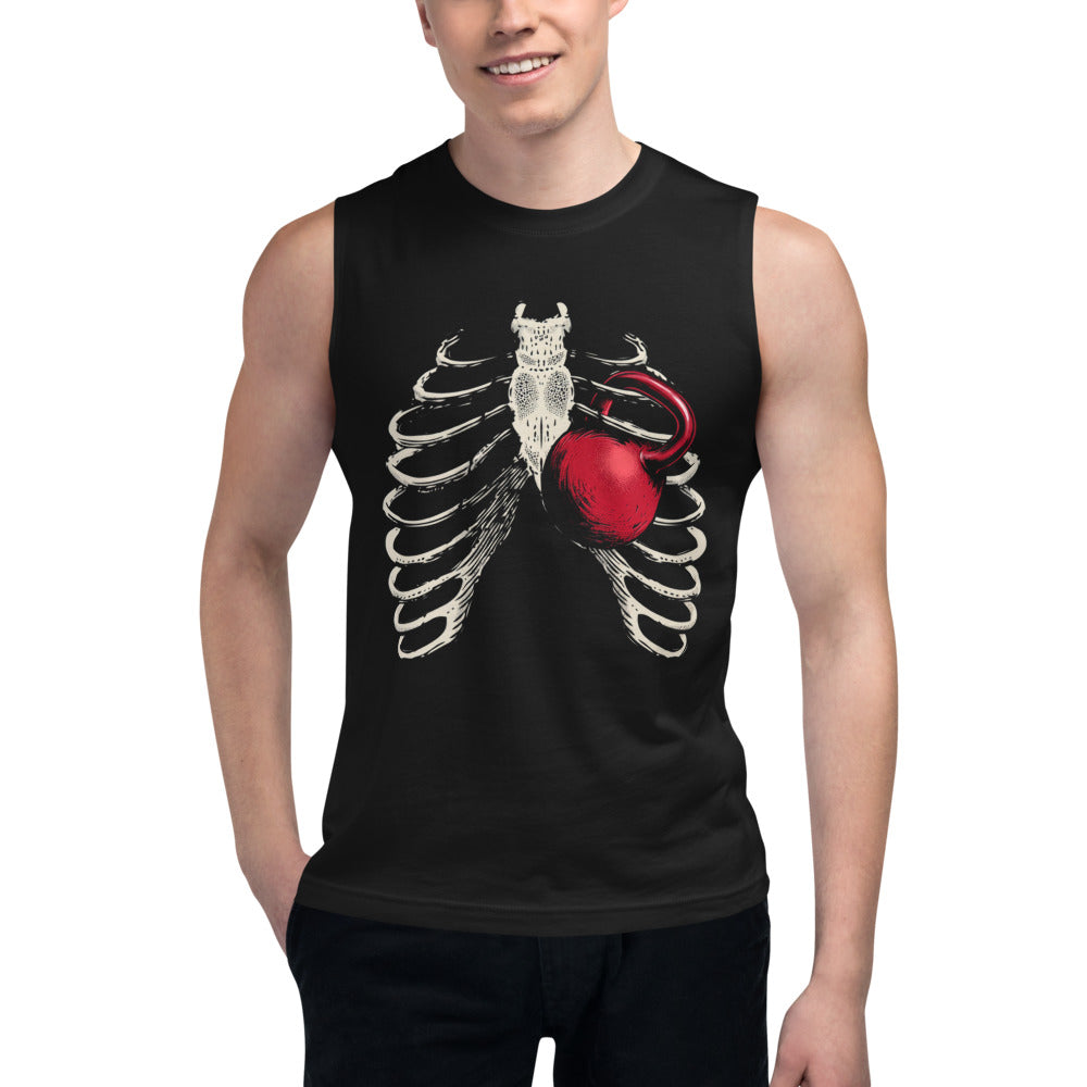 Ribcage Kettlebell en playera sin mangas de gym Gymbros — modelo masculino usándola
