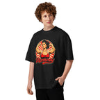 Mommy Pin Up Bodybuilder Flex en playera oversize de gym Gymbros — en modelo masculino