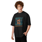 Muscle Mommy Squat Barbell Checkered Gym en playera oversize de gym Gymbros — en modelo masculino