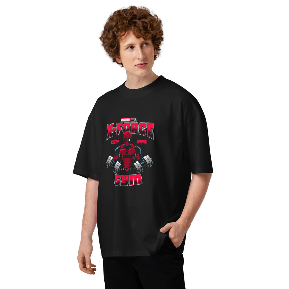 X Force Deadpool Gym en playera oversize de gym Gymbros — en modelo masculino