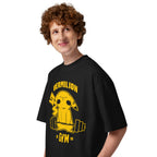 Vermilion Gym en playera oversize de gym Gymbros — en modelo masculino, lateral