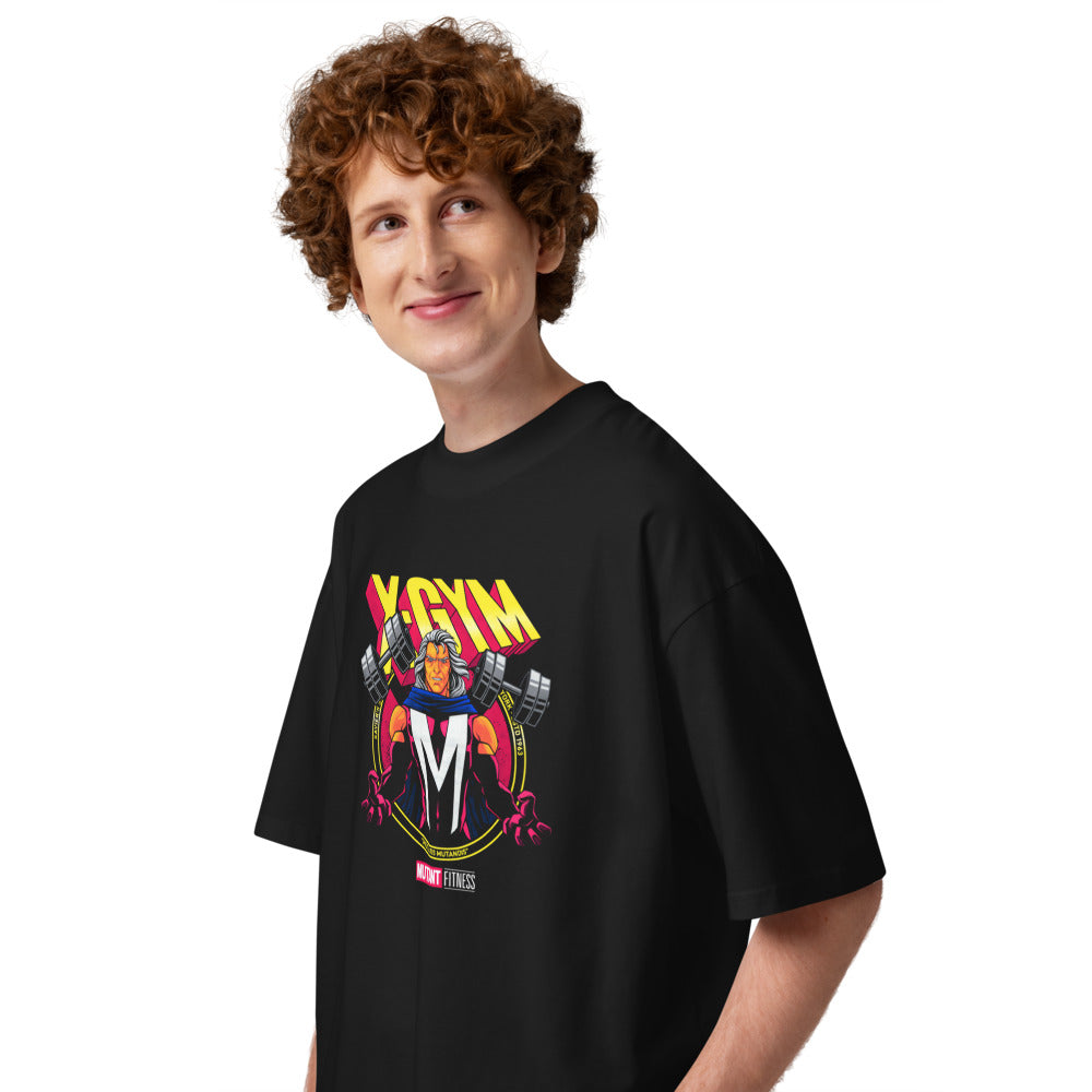 Metal Master Squad en playera oversize de gym Gymbros — modelo masculino de lado
