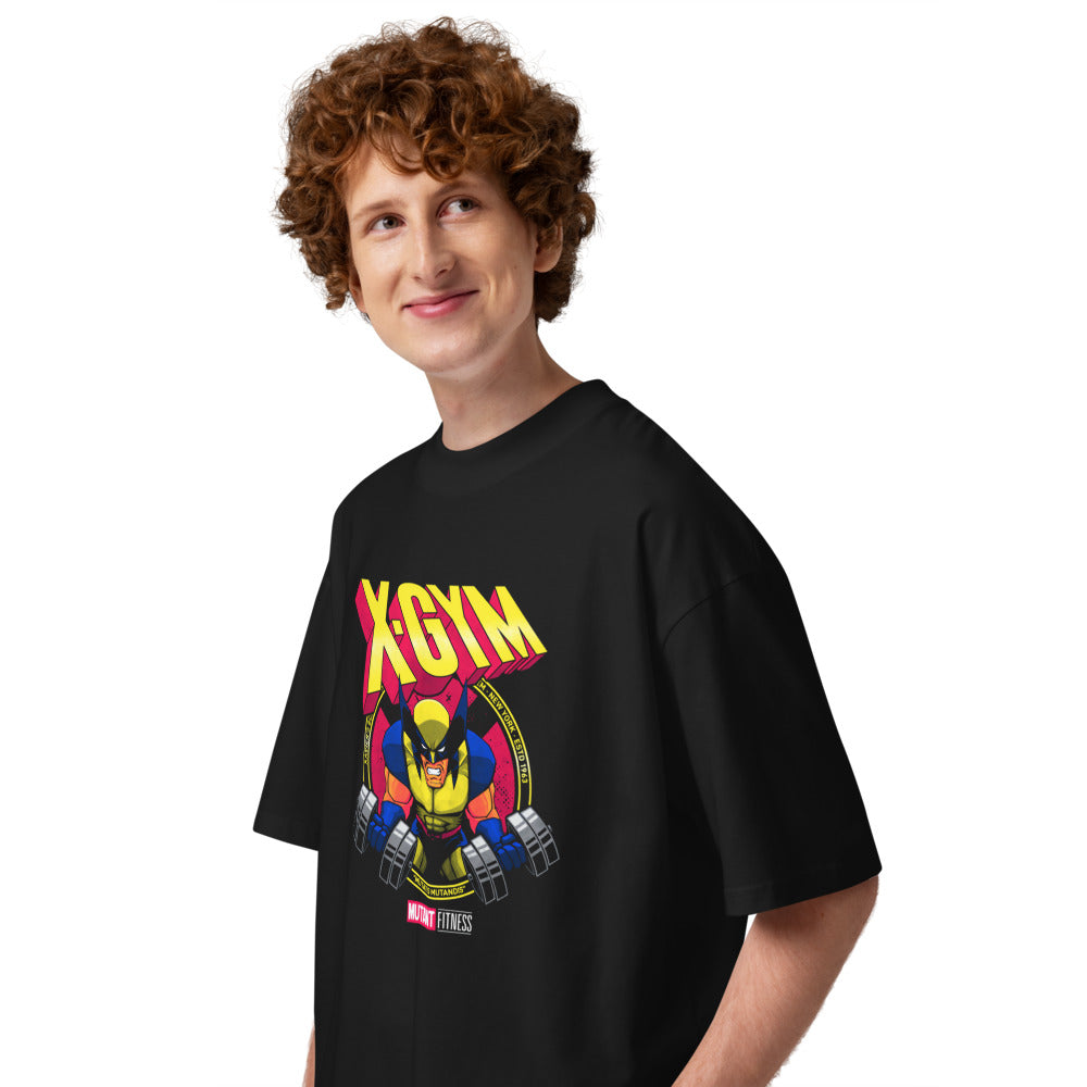 Claws Out Squad en playera oversize de gym Gymbros — modelo masculino de lado