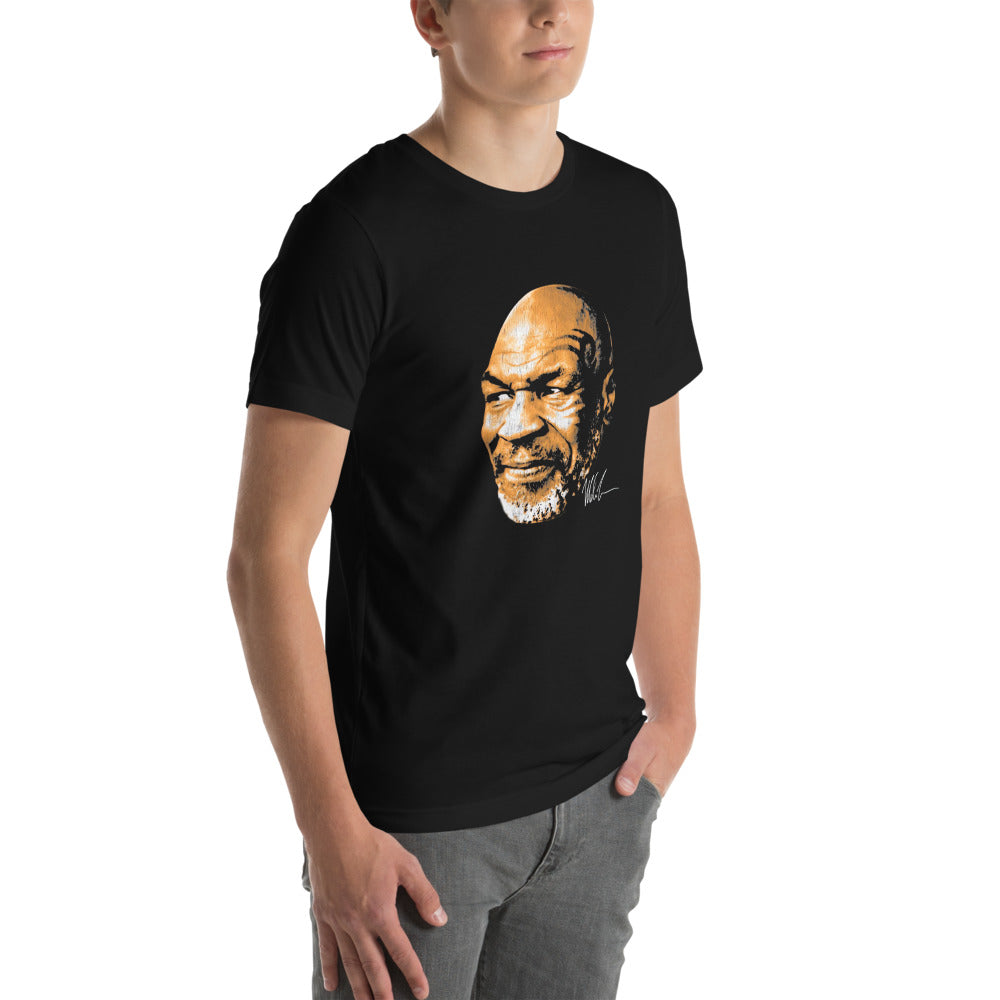 Champ Sketch en playera de gym Gymbros — modelo masculino de lado